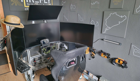 Revolutioniere dein Sim Racing Erlebnis mit dem ASUS ROG Bezel Free Kit